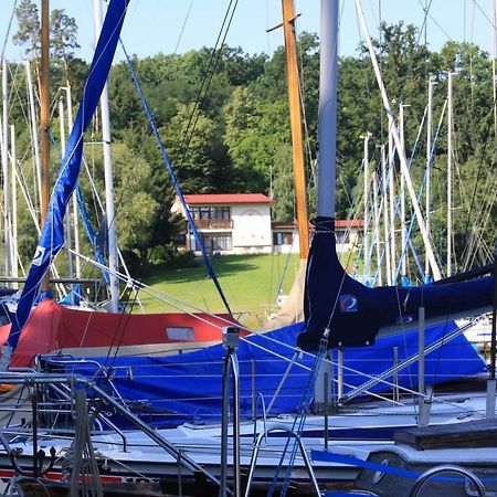 Yacht Club Barrandov Hotel Kožlí u Orlíka Екстериор снимка